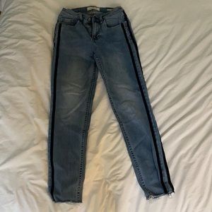 Pacsun women’s straight leg jeans. Size 24